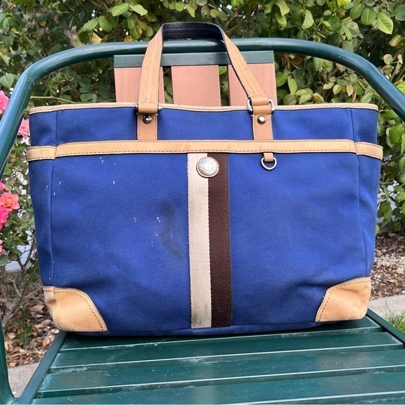 Coach F77128 Voyager Tote Bag - Picture 1 of 7